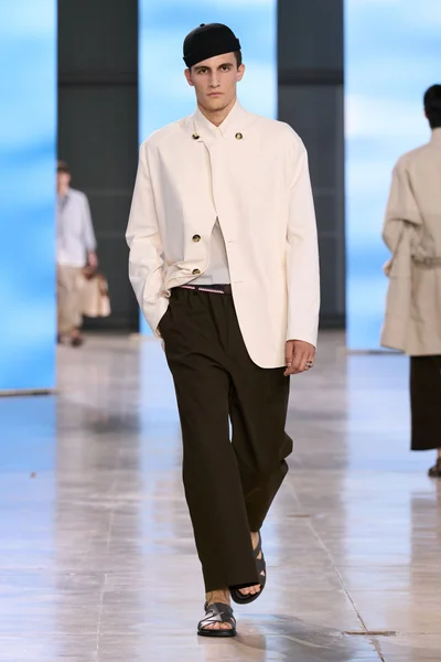 Look 23
